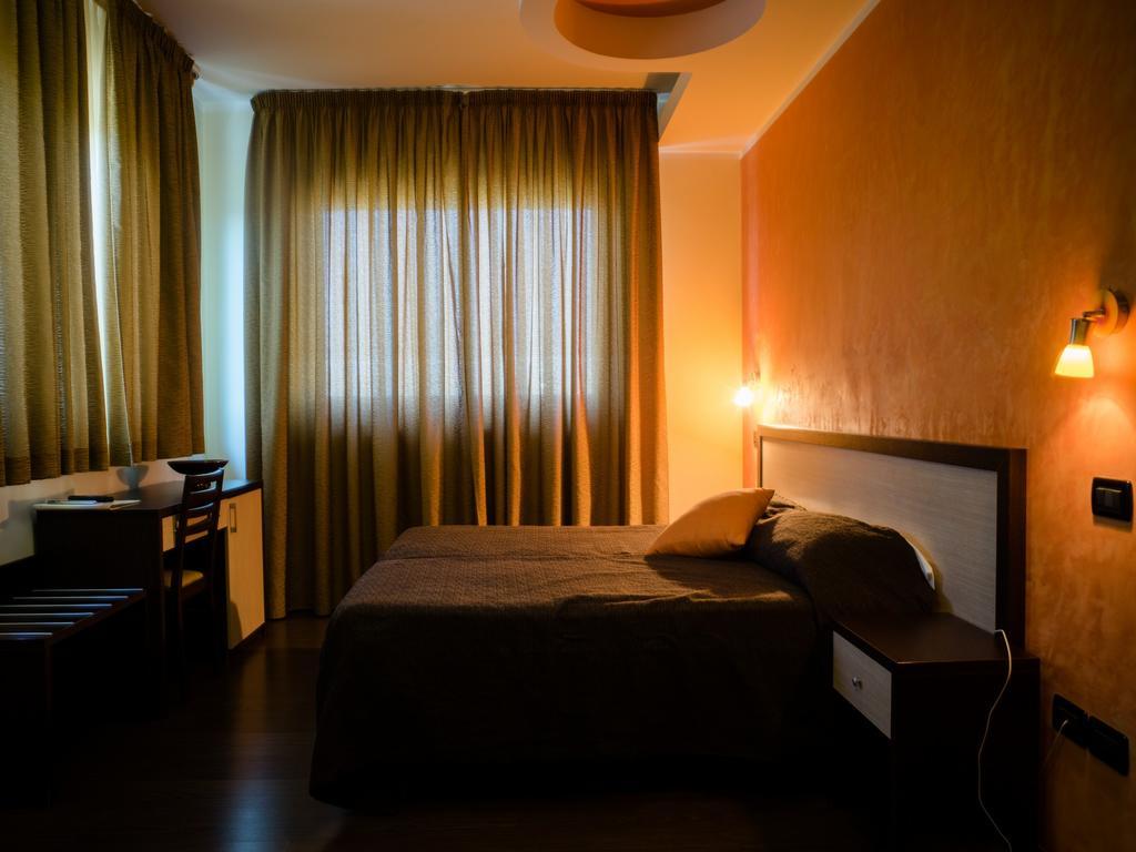 Hotel Select Атесса Экстерьер фото